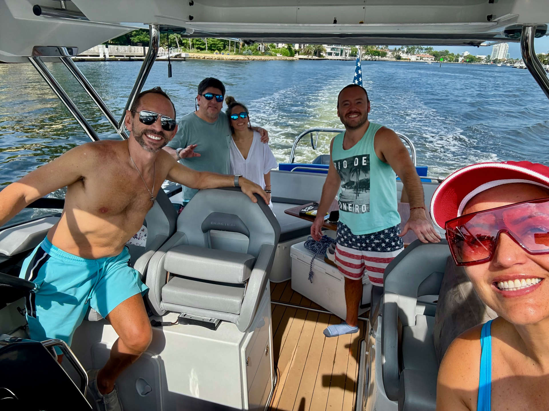 Group of friends on a private Intracoastal sightseeing cruise in Fort Lauderdale